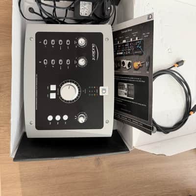Audient ID22 in great condition image 3