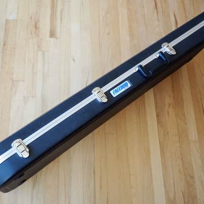 Fender Deluxe Series Jazz Bass 24 Fret Quilt Top w/ Active EQ, Duncan Pickups and Hardshell Case image 15