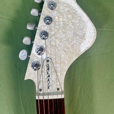 DiPinto Galaxie 2 - Silver Sparkle w/Hard Case image 4