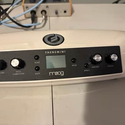 Moog Theremini Theremin 2018 - Present - White image 2