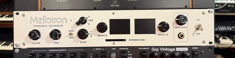 Mellotron M4000D Rack 2016 - Present - White image 1