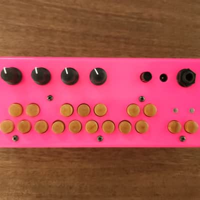 Critter & Guitari Bolsa Bass 2010s - Pink image 11