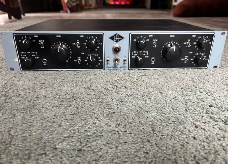 Universal Audio 2-610 Dual Channel Mic Preamplifier | Reverb Canada