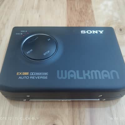 Sony WM 600 1990 - Sony Walkman Cassette player WM-600 black working image 3