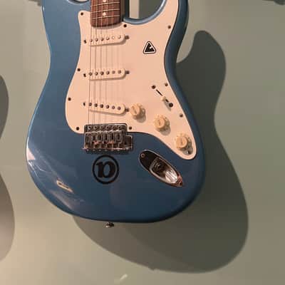 1997 Squier Standard Stratocaster MIM with Rosewood Fretboard - Lake Placid Blue image 2