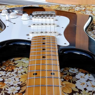 Squier Stratocaster 57' RI 1982 JV Japan Export 3,17kg! USA Fullerton Black Bobbins PUs 100% orig ! image 2