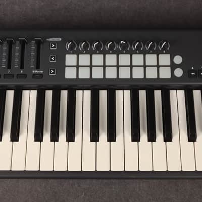 Novation Launchkey 61 Midi Keyboard Controller - 2nd Hand image 9