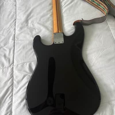 Fender Stratocaster 1983 - Black with Maple fretboard image 10