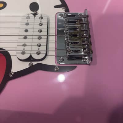 Squier Hello Kitty Stratocaster 2024 - Present - Pink image 7