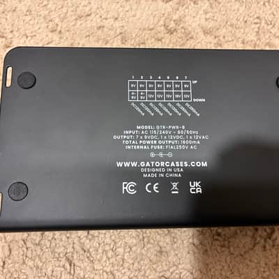 Gator GTR-PWR-8 Power Supply With 8 Isolated Outputs 2010s - Black image 7