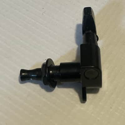 2010's Kramer Pacer Series GOTOH Style 6 In Line RH Tuners Tuning Pegs image 8