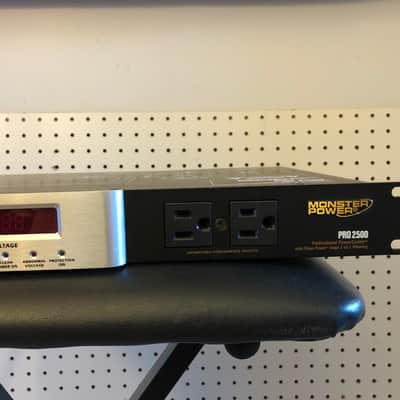 Monster Power Pro 2500 10-Outlet Power Center Conditioner Rack Mount image 3
