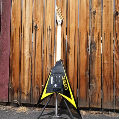 ESP LTD SIGNATURE ALEXI ARROWHEAD SE Black w/Yellow Pinstripe 6-String Electric w/hard case image 3