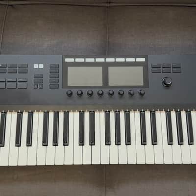 Native Instruments Komplete Kontrol S88 MKii 2020 - Present - Black image 2