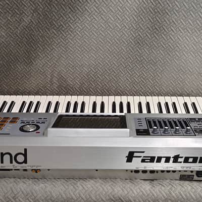 Roland Fantom G7 ✅ Ultimate 76-Key Workstation Flagship ✅ Advanced SonicCell Sound Engine ✅ Fully Checked & Cleaned ✅ Massive Color Display & Sequencing Power ✅ Worldwide Shipping image 6