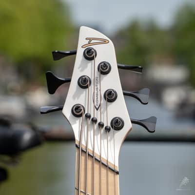 Dingwall NG3 Nolly 6-String Bass Guitar – Ducati White image 4