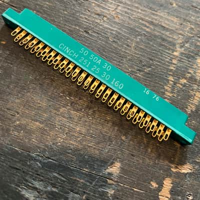 Unknown 12 pin card edge connector - Grn image 1