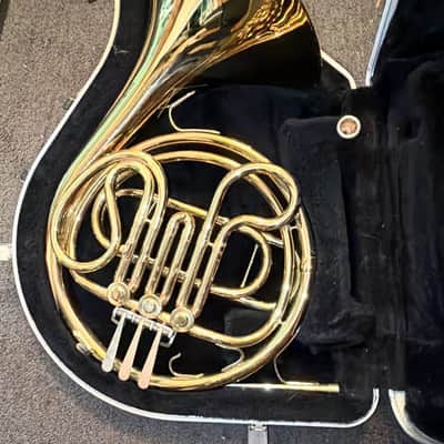 CONN 14D Single French Horn "F" W/ Original Conn Hardcase PLAYER image 1