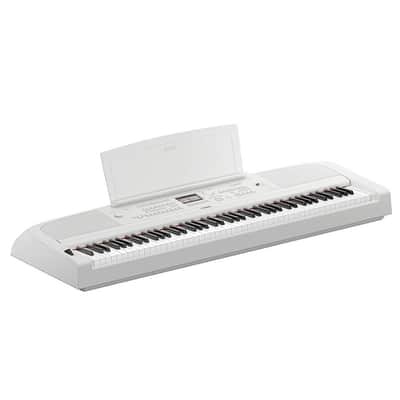 Yamaha DGX-670 88-Key Portable Grand Piano White
