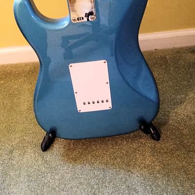 Fender Classic Series 60's Stratocaster 2019 - Lake Placid Blue Gloss with Case image 3