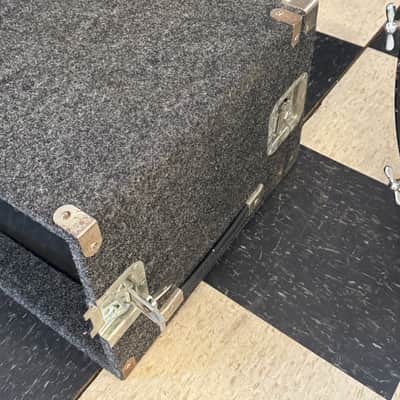 Grundorf 6 space carpeted rack case for 19” image 4