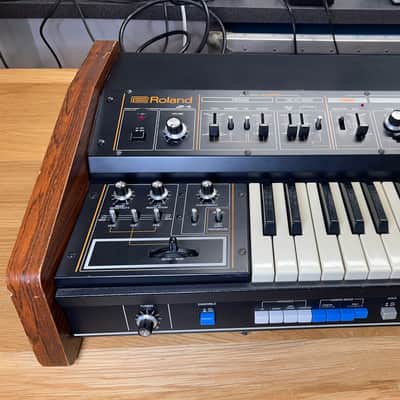 Roland Jupiter 4 Synthesizer w/ Swan flight case. New sliders. Full recap and just calibrated. IR3109  filter version image 5