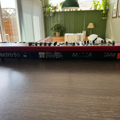 Nord Electro 5D SW61 Semi-Weighted 61-Key Digital Piano 2015 - 2018 Red image 7