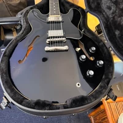 Gibson ES-335 Semi-hollow body Electric Guitar - Vintage Ebony Gibson ES-335 Semi-hollow body Electric Guitar - Vintage Ebony 2022 - Ebony image 15
