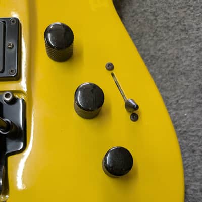Jackson MG Series DKMG Dinky 2003 EMG upgrade - MIJ - Yellow image 5