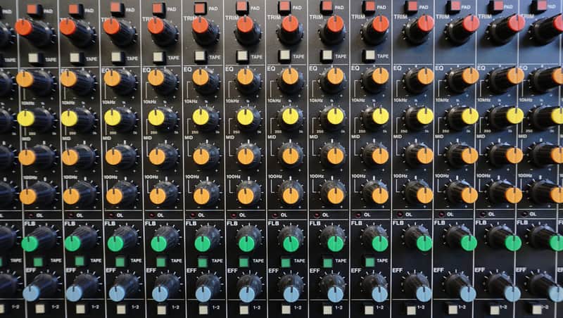 Tascam M-224 80's Vintage 24 Channel Analogue Mixer - 240V