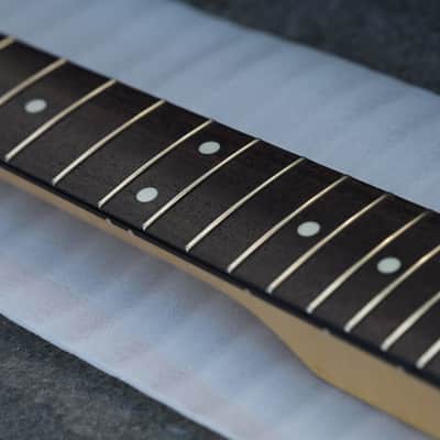 Fender Made in Japan Traditional II 60's Stratocaster® Neck - Natural Gloss image 4