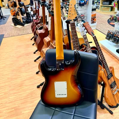 ✨2023✨ Fender American Vintage II 1961 Stratocaster USA~ 3-Color Sunburst + Case image 11