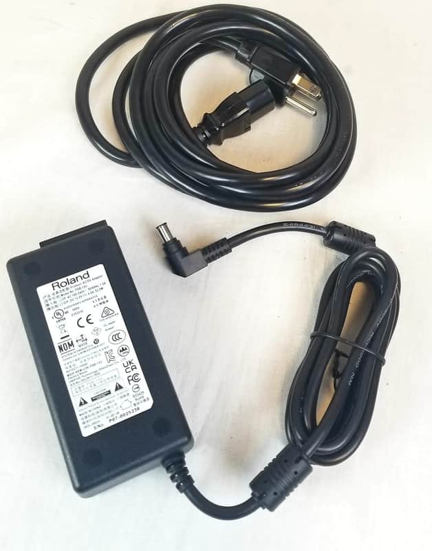 Roland PSB-12U, 5100047396 Replacement Charger for the AC-33/AC-40/KC-110/CUBE Street EX image 1