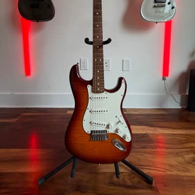 Fender Standard Stratocaster Plus Top 2016 - Aged Cherry Burst