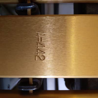Yamaha YV3710 2010 Golden image 10