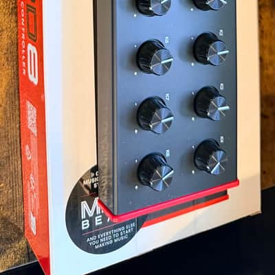 Akai LPD8 MKII MIDI Pad Controller 2022 - Present - Black