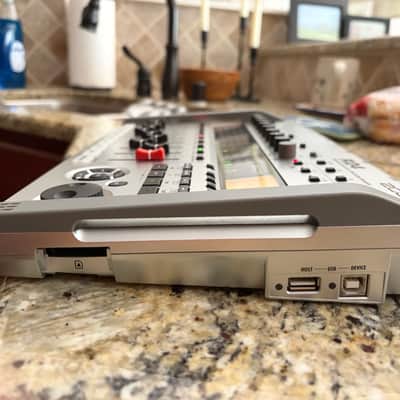 Zoom R24 USB Audio Interface / Digital Multitrack Recorder / Control Surface 2010s - Silver image 2