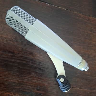 Vintage Script Logo Sennheiser MD 421-HL Cardioid Dynamic Microphone 1960s White image 3