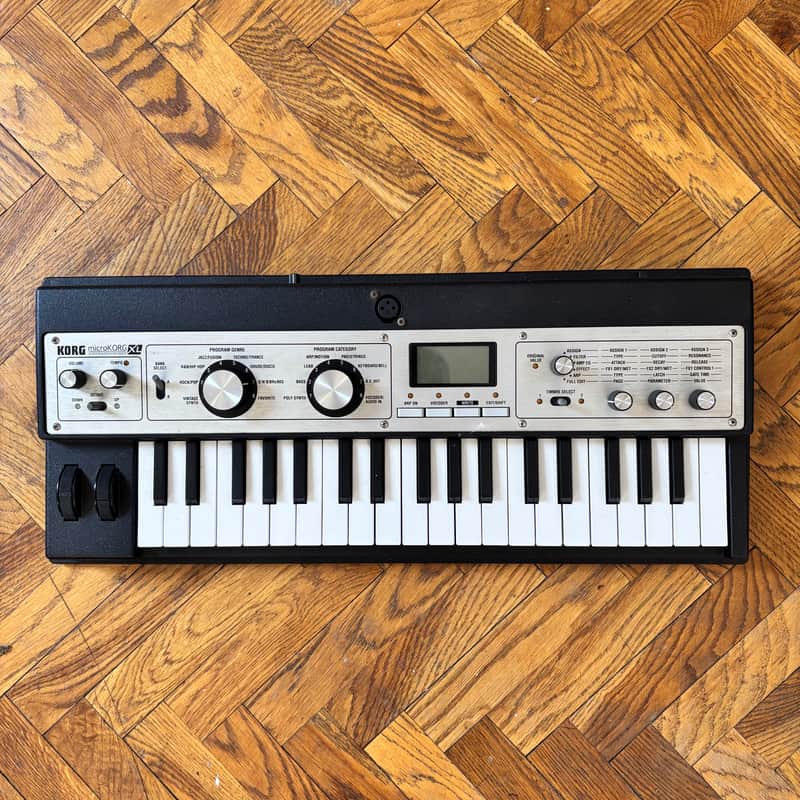 Korg microKORG XL 2009-2012 - Black image 1