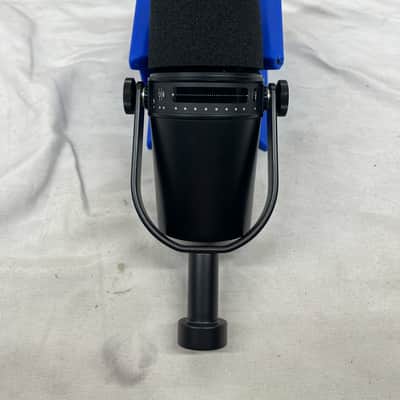 Shure MV7 Dynamic XLR and USB Microphone image 2