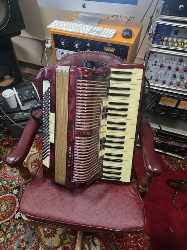 Hohner Verdi III M Accordion - Red Pearl Ivory Bild 1