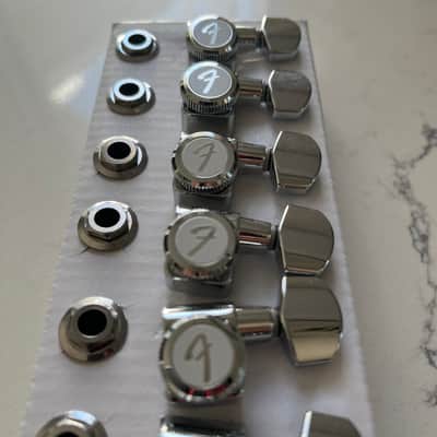 Fender Staggered Locking Tuners - Mint! image 3
