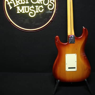 Fender AMERICAN PROFESSIONAL II STRATOCASTER HSS 2025 - SIENNA SUNBURST image 7
