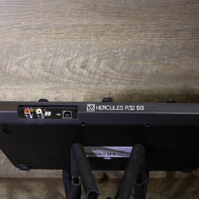 Hercules P32 USB DJ Controller image 3