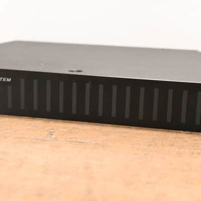 Shure UA845-UB UHF Antenna Distribution System - 692-716 MHz CG01UYC image 3