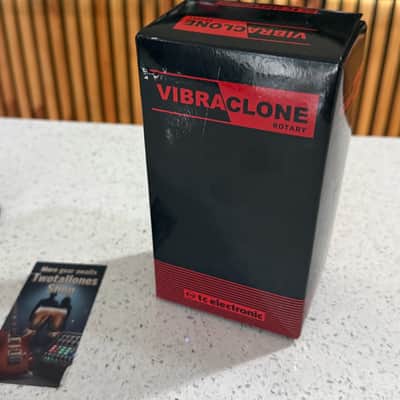 TC Electronic Vibraclone Rotary Speaker Simulator Chorus/Tremolo Pedal w/ Original Box image 2