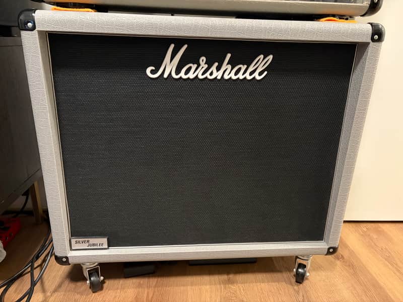 [VIDEO] Marshall Silver Jubilee 2536 140-Watt 2x12 Guitar Speaker Cabinet (INCLUDES set of casters) image 1
