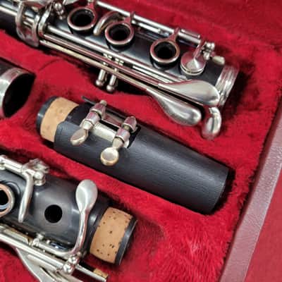 Buffet Crampon E11 Intermediate Bb Clarinet - Black image 8
