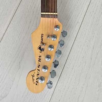 Sunn Fender Mustang Stratocaster 1980s - Red image 8
