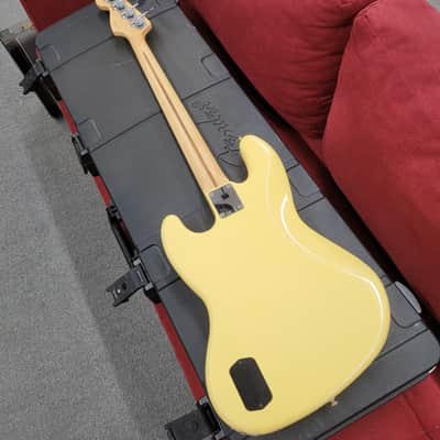 Fender Deluxe Active Jazz Bass with Case 2008- Vintage White image 12